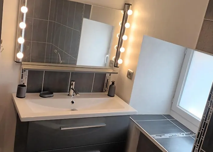 Maison De Campagne * Seiches-sur-le-Loir