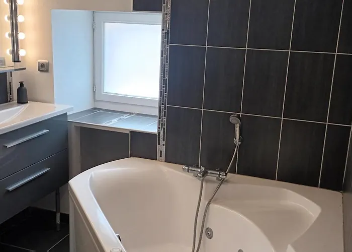 Maison De Campagne * Seiches-sur-le-Loir