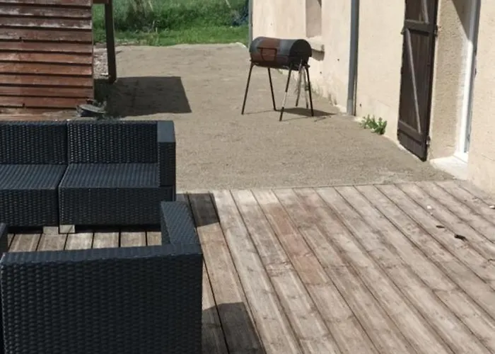 Maison De Campagne * Seiches-sur-le-Loir